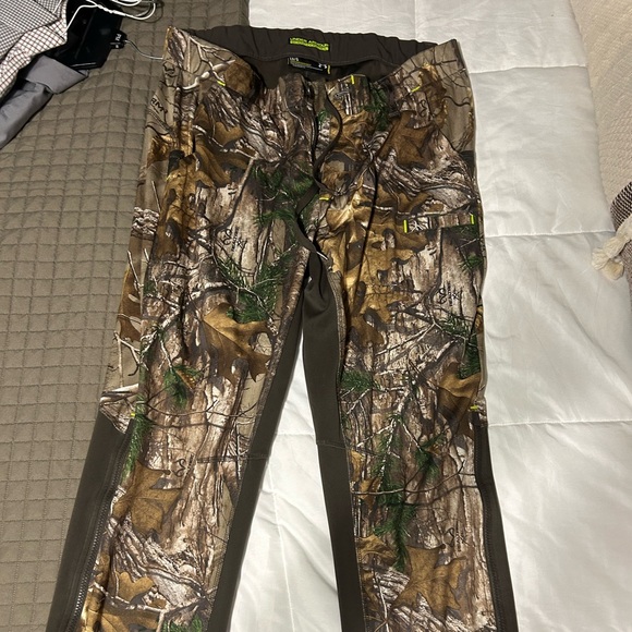 Large loose under armour camo pants - Picture 1 of 2